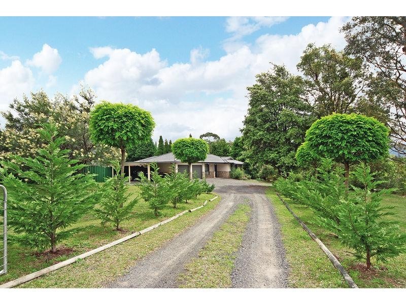 1 Tartarian Crescent, Bomaderry NSW 2541