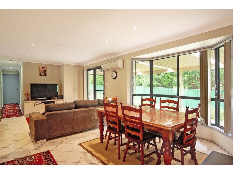 1 Tartarian Crescent, Bomaderry NSW 2541