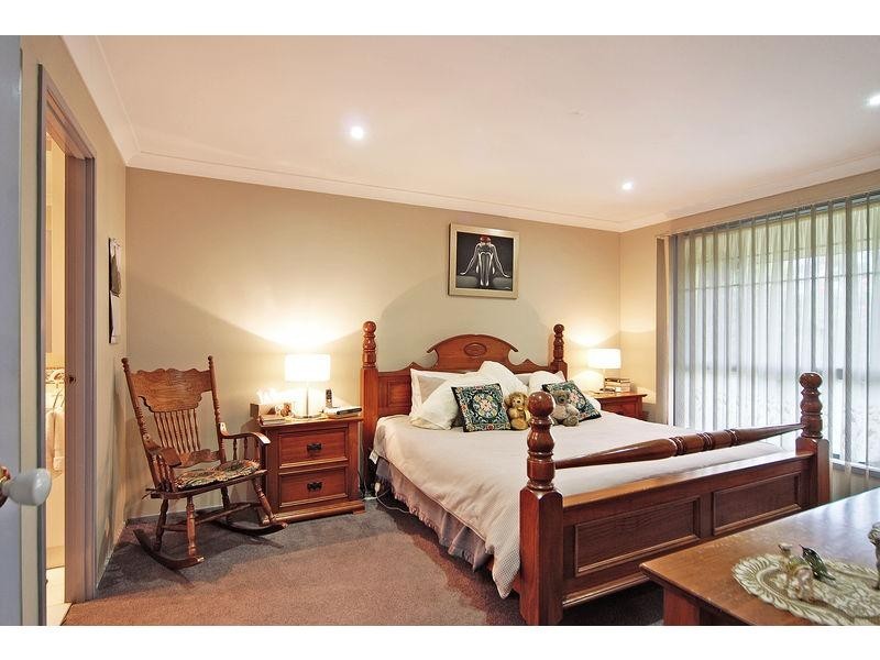 1 Tartarian Crescent, Bomaderry NSW 2541