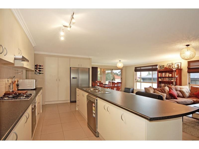 16 Royal Street, Worrigee NSW 2540