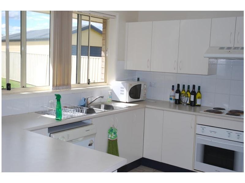 5 Guinea Flower Crescent, Worrigee NSW 2540