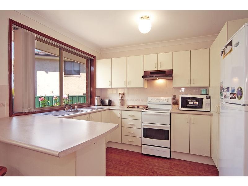 Unit 13/6 Regent Place, Bomaderry NSW 2541