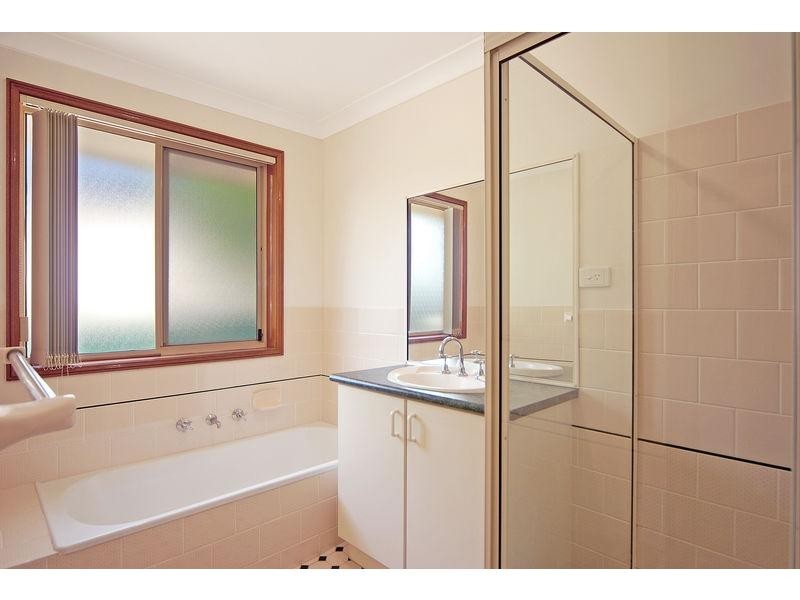 Unit 13/6 Regent Place, Bomaderry NSW 2541