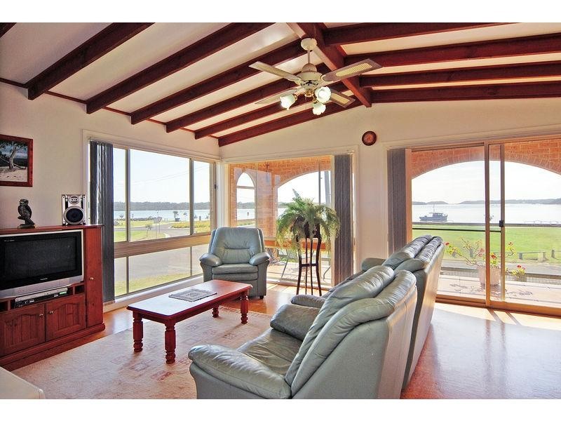 107 Adelaide Street, Greenwell Point NSW 2540