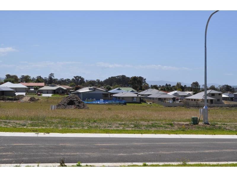 13 (Lot 131) Nutans Crest, South Nowra NSW 2541