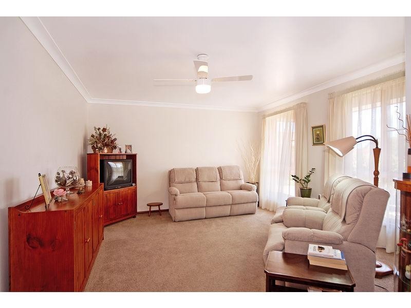 5 Essington Court, Bomaderry NSW 2541