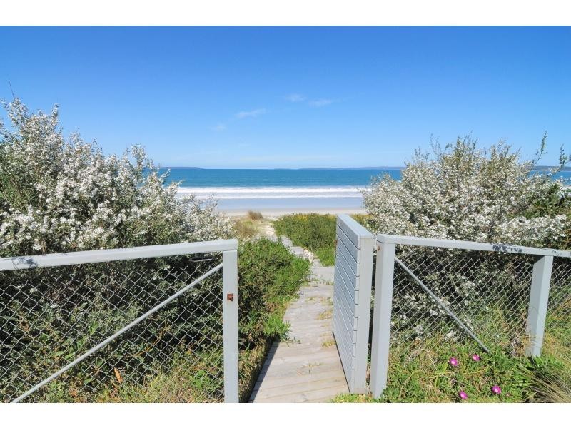 19 Quay Road, Callala Beach NSW 2540