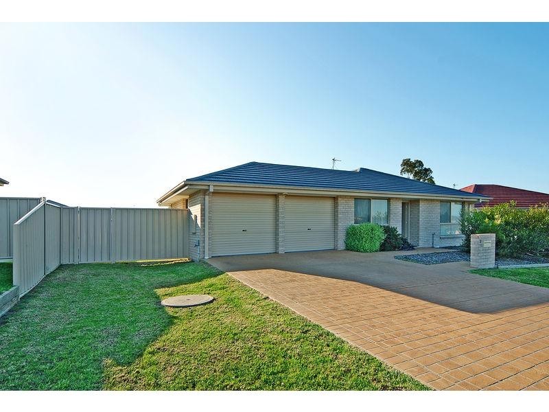 2 Palm Lily Close, Worrigee NSW 2540