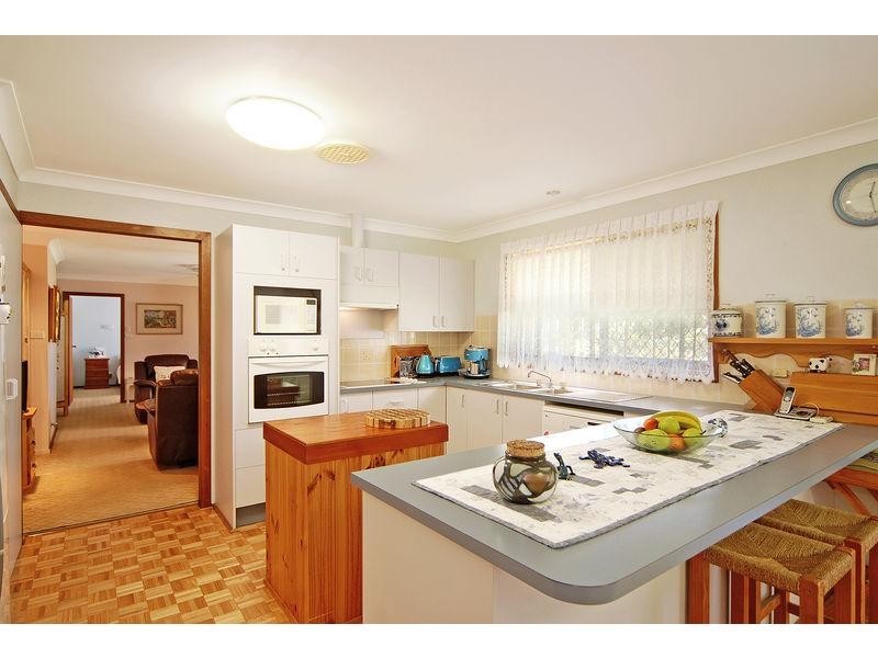 5 Shanklin Close, Bomaderry NSW 2541