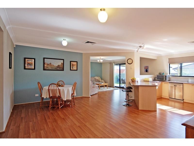 13 Lacebark Grove, Worrigee NSW 2540
