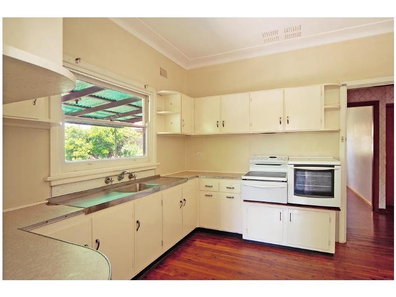 102 Shoalhaven Street, Nowra NSW 2541