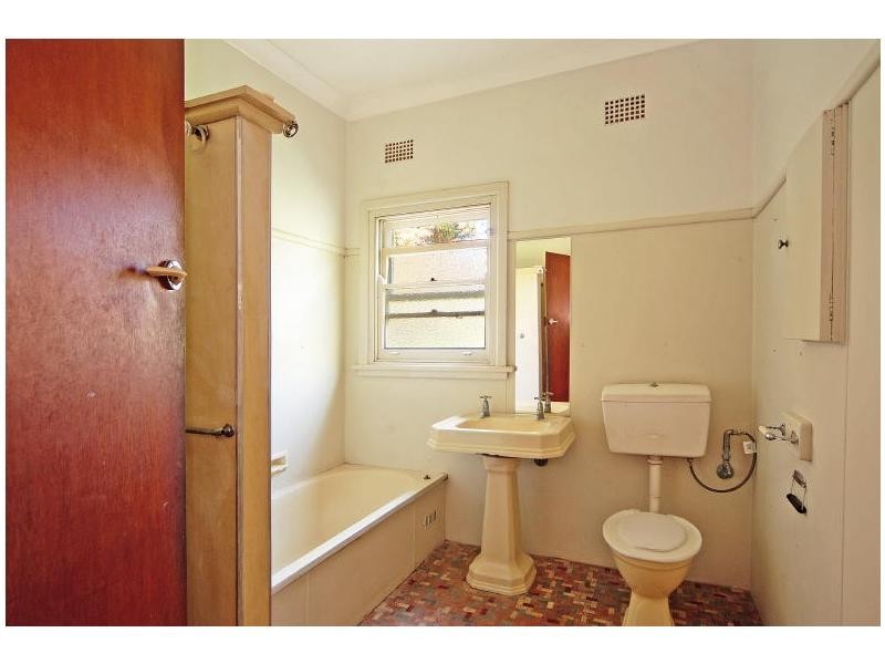 102 Shoalhaven Street, Nowra NSW 2541