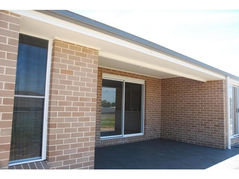 27 Riveroak Road, Worrigee NSW 2540