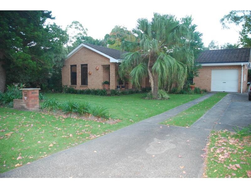 17 Lyrebird Drive, Nowra NSW 2541