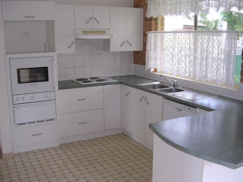 2/3 Acer Place, Worrigee NSW 2540