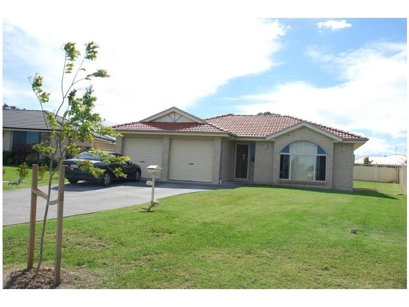 5 Guinea Flower Crescent, Worrigee NSW 2540