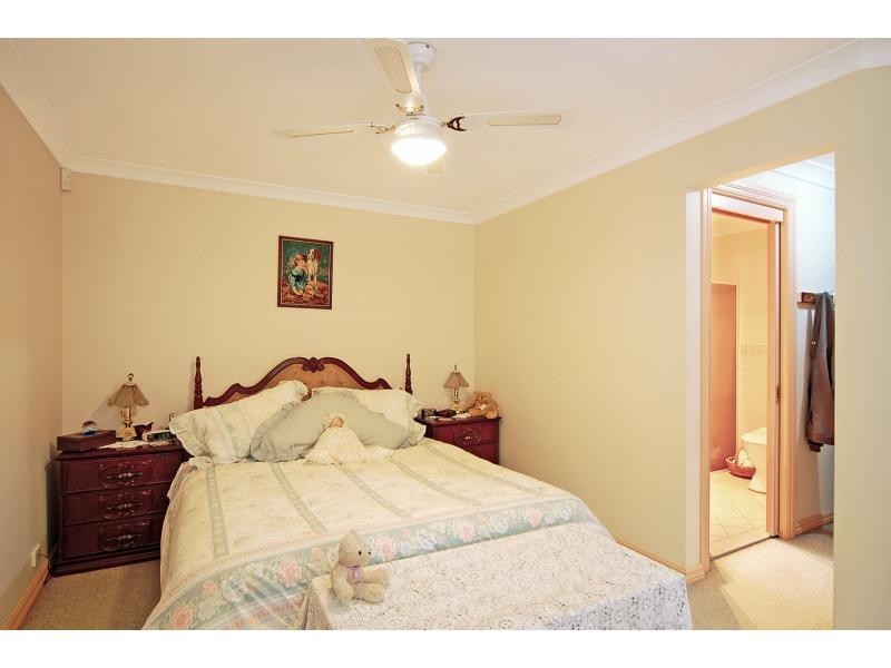 6 Crosby Place, Bomaderry NSW 2541