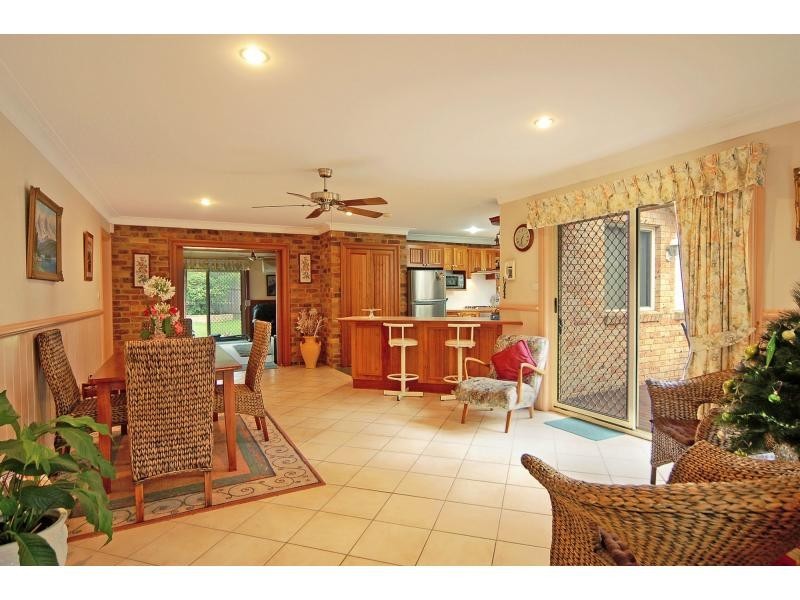 6 Crosby Place, Bomaderry NSW 2541
