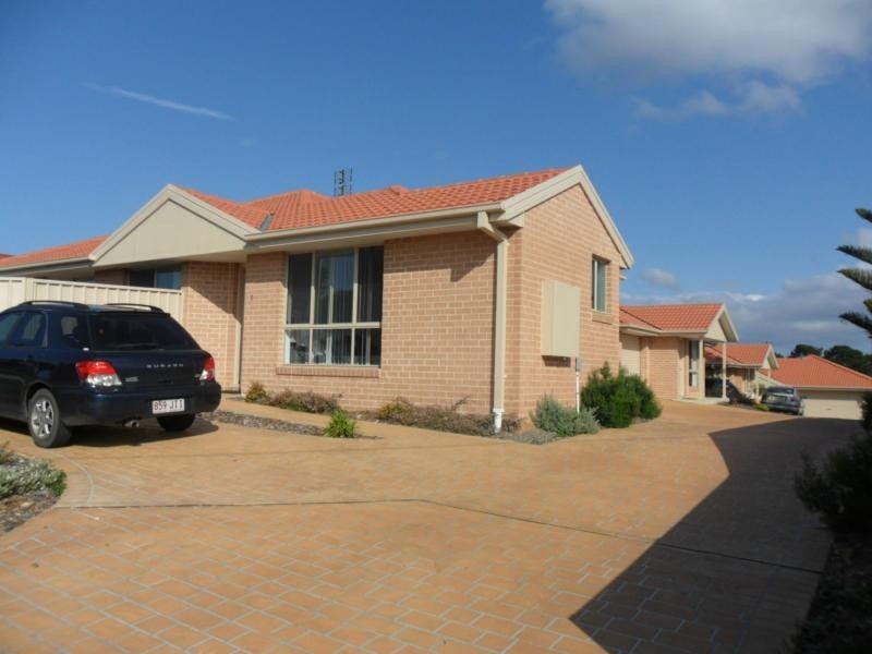 Villa 1/50 Greenwell Point Road, Greenwell Point NSW 2540