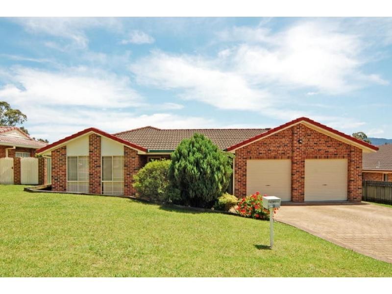 2 Regent Place, Bomaderry NSW 2541