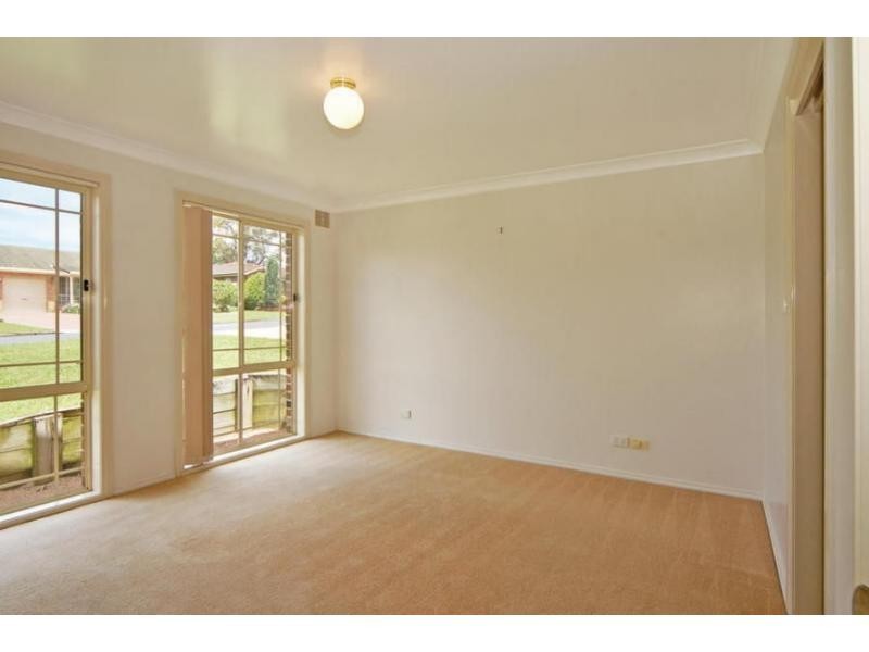 2 Regent Place, Bomaderry NSW 2541