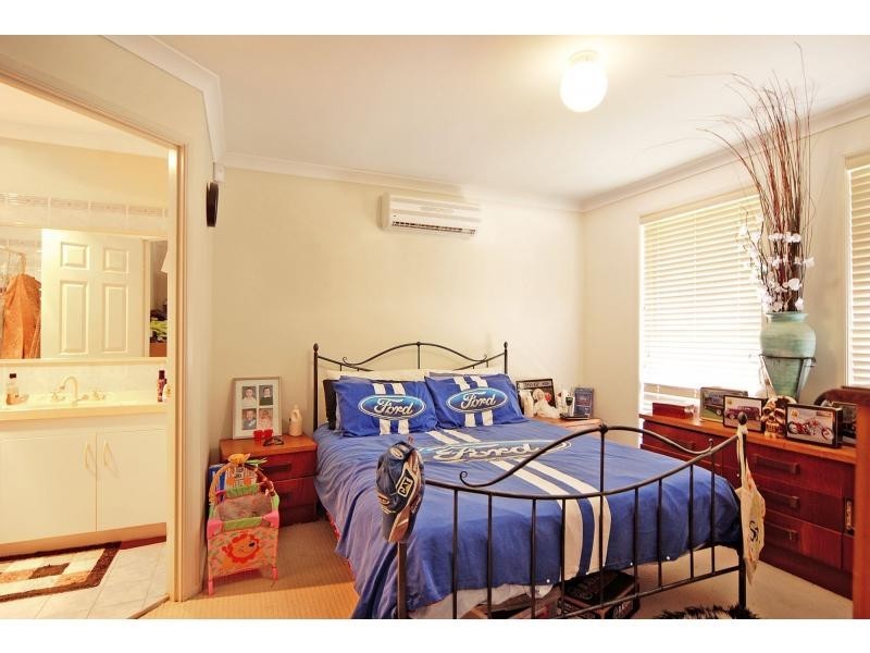18 Burradoo Crescent, Nowra NSW 2541