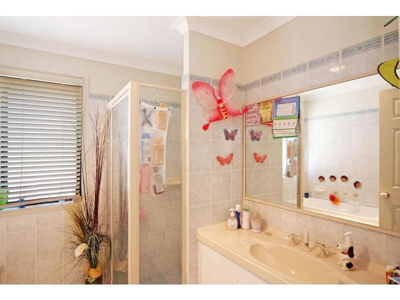 18 Burradoo Crescent, Nowra NSW 2541
