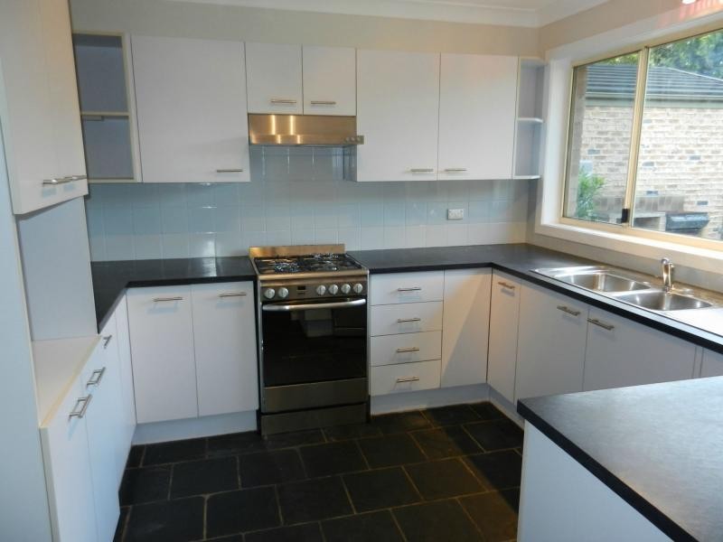 8 Gunyuma Crescent, North Nowra NSW 2541