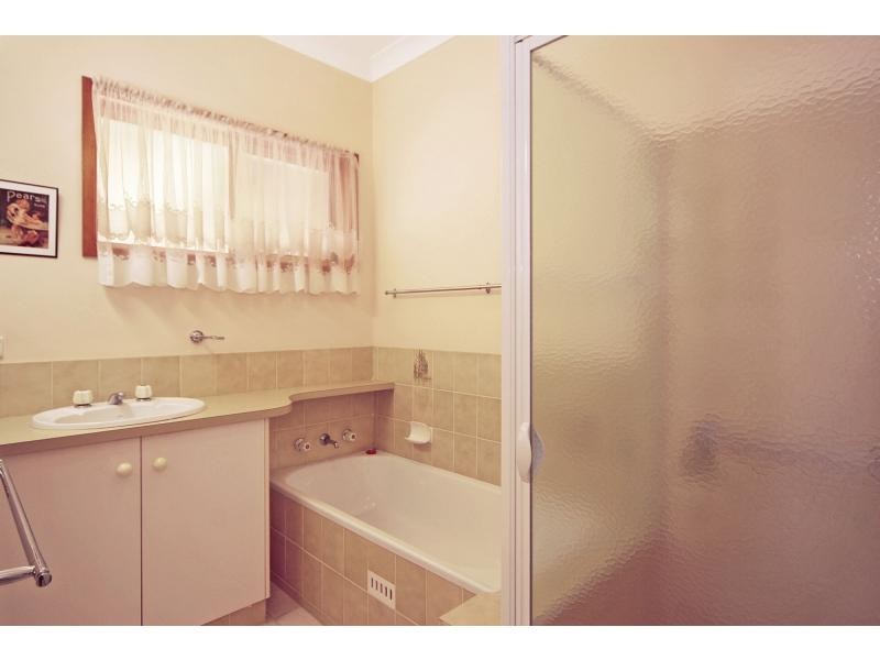 9 Chatsworth Crescent, North Nowra NSW 2541