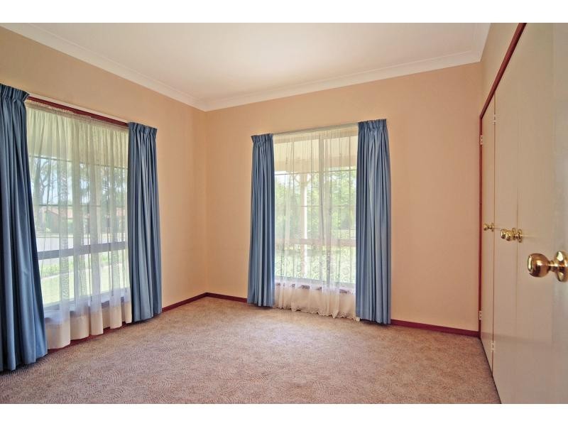 9 Chatsworth Crescent, North Nowra NSW 2541