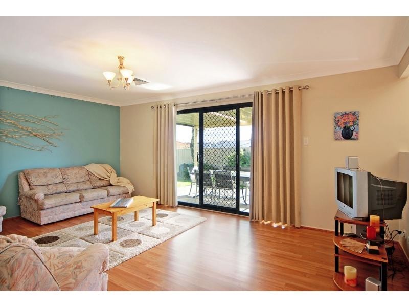 13 Lacebark Avenue, Worrigee NSW 2540