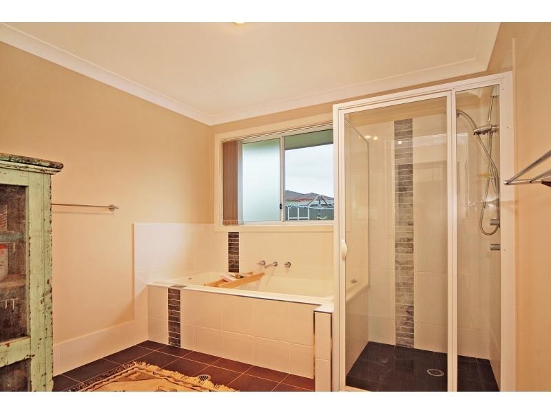 12 Appleberry Close, Bomaderry NSW 2541