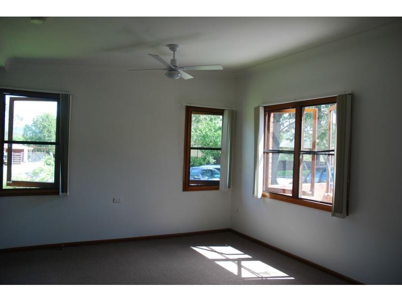 1 Wondalga Crescent, Nowra NSW 2541