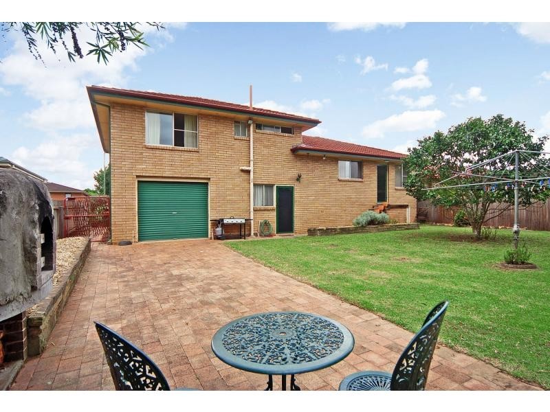 31 Brinawarr Street, Bomaderry NSW 2541