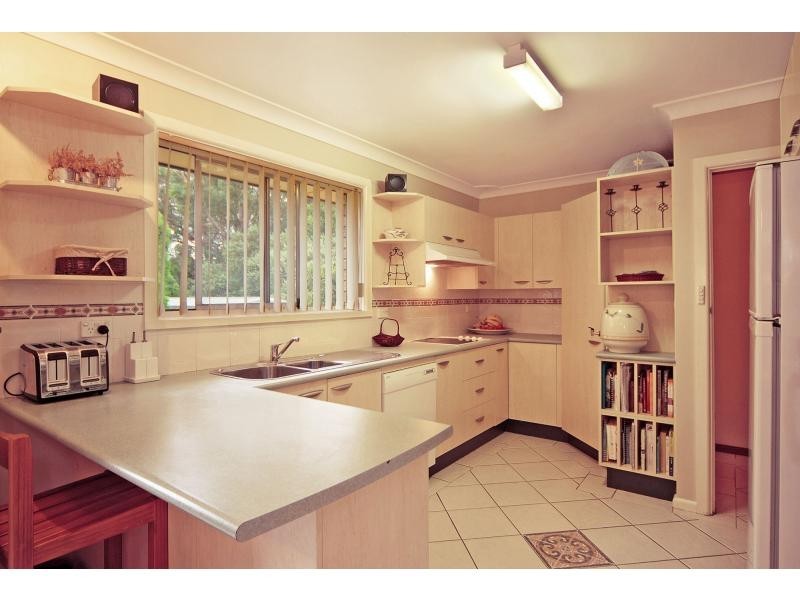 31 Brinawarr Street, Bomaderry NSW 2541