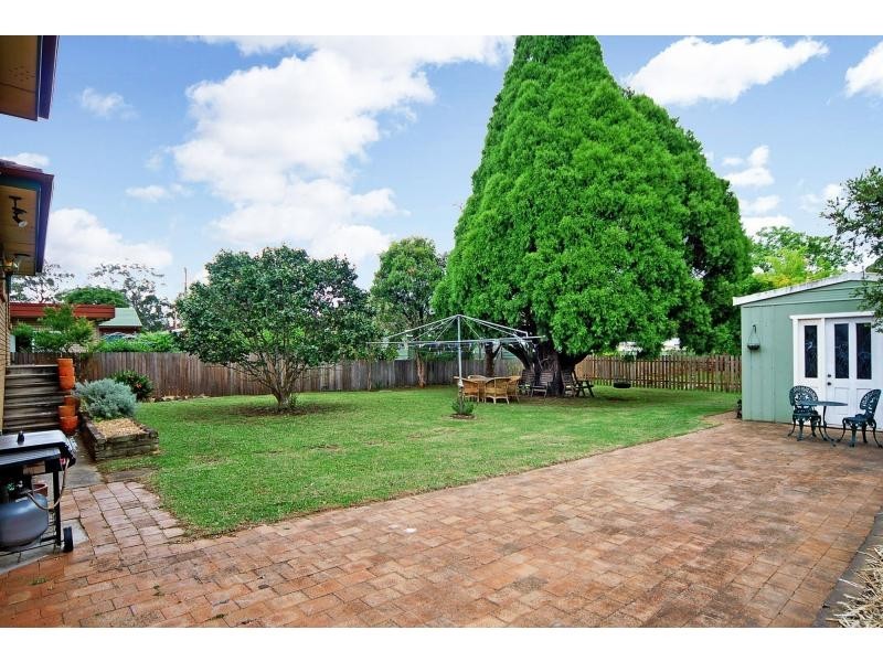 31 Brinawarr Street, Bomaderry NSW 2541