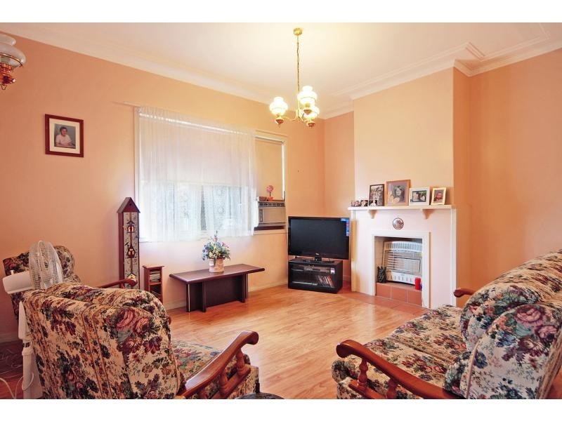 15 Tanang Street, Bomaderry NSW 2541