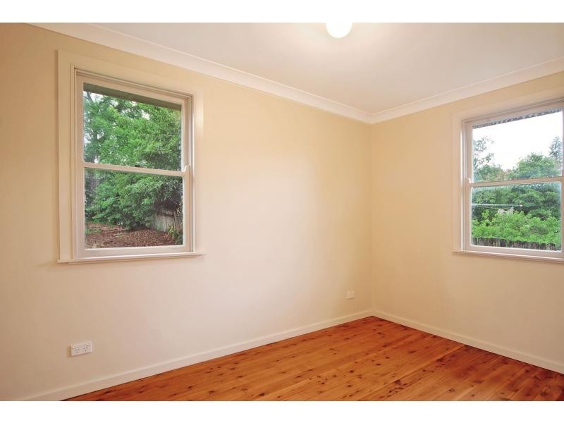 4 Leonard Street, Bomaderry NSW 2541