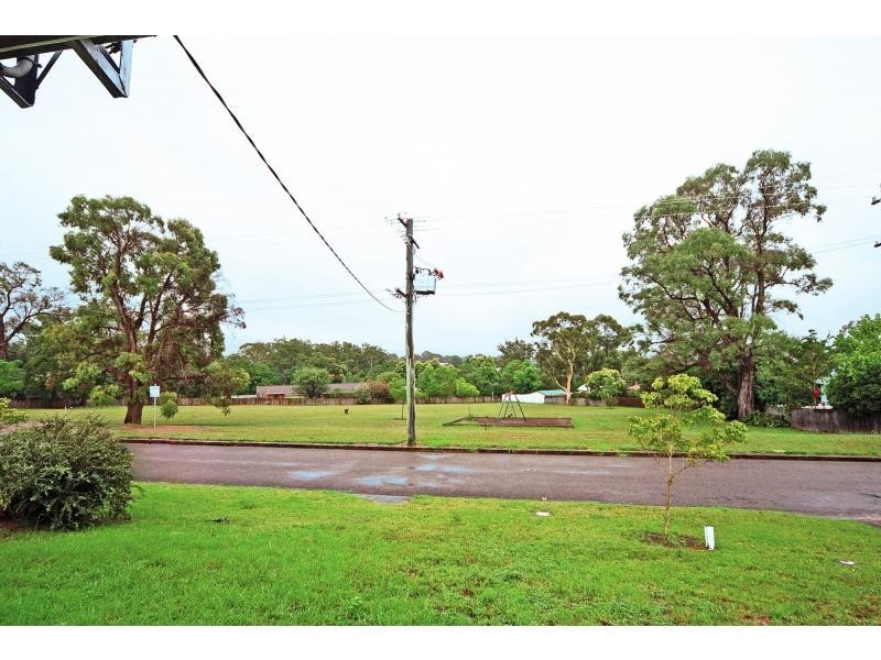 4 Leonard Street, Bomaderry NSW 2541