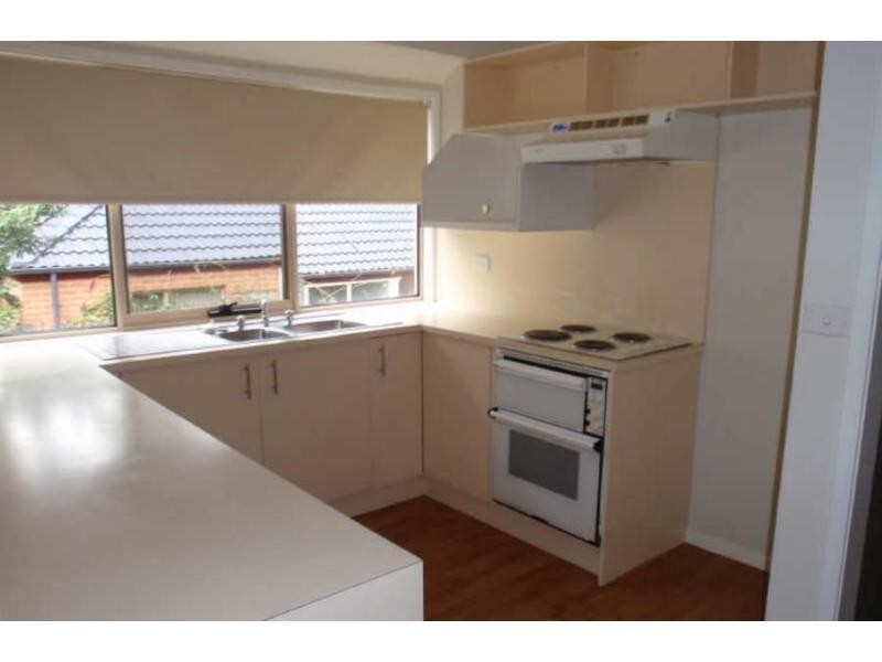 17/33 Lynburn Avenue, Bomaderry NSW 2541