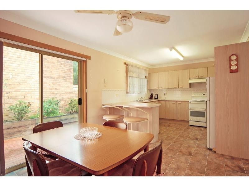 70 Yeovil Drive, Bomaderry NSW 2541