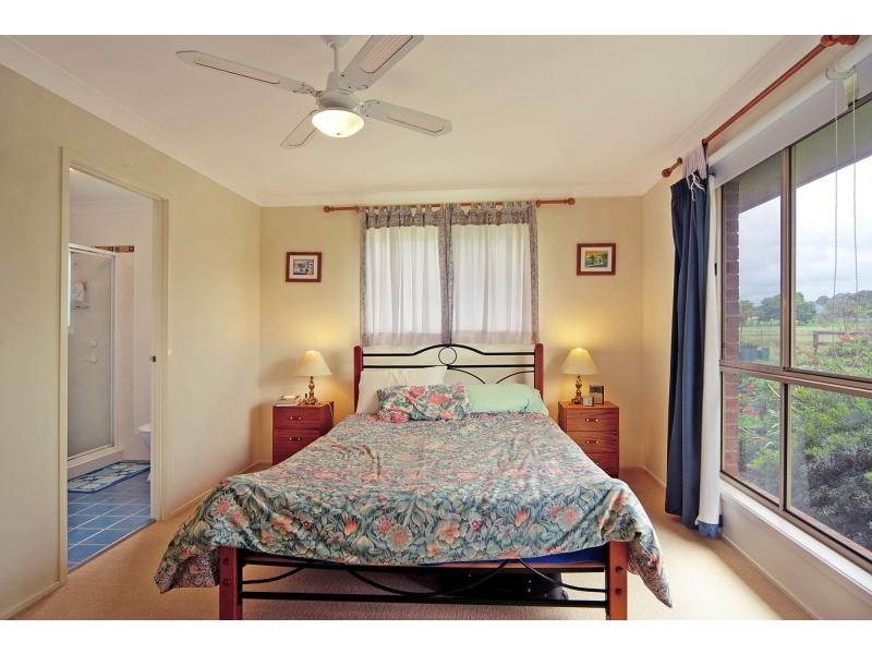 322 Stringybark Road, Nowra Hill NSW 2540