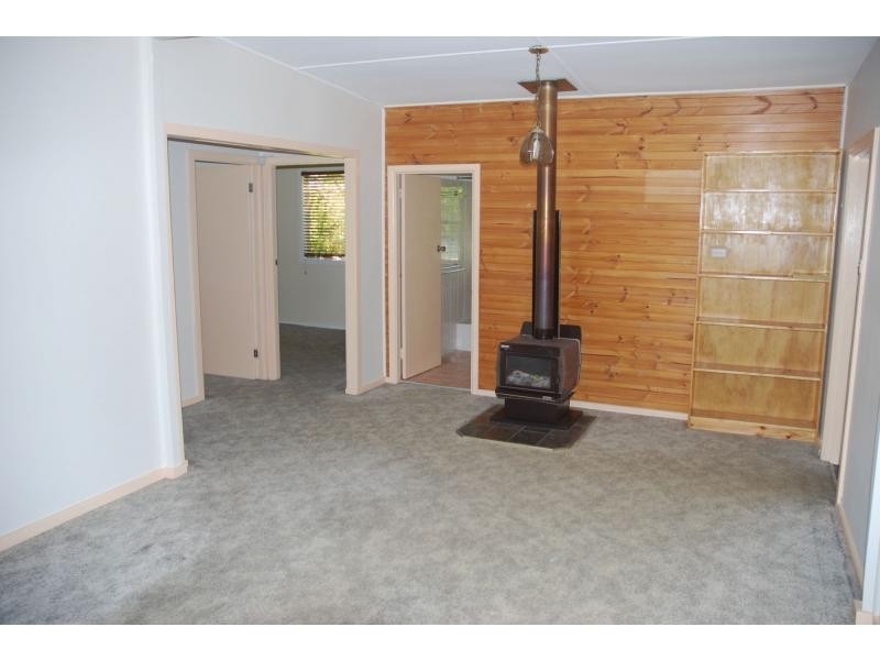 1 Crest Avenue, North Nowra NSW 2541
