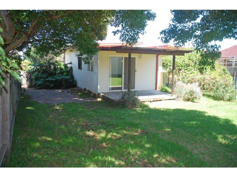 1 Crest Avenue, North Nowra NSW 2541