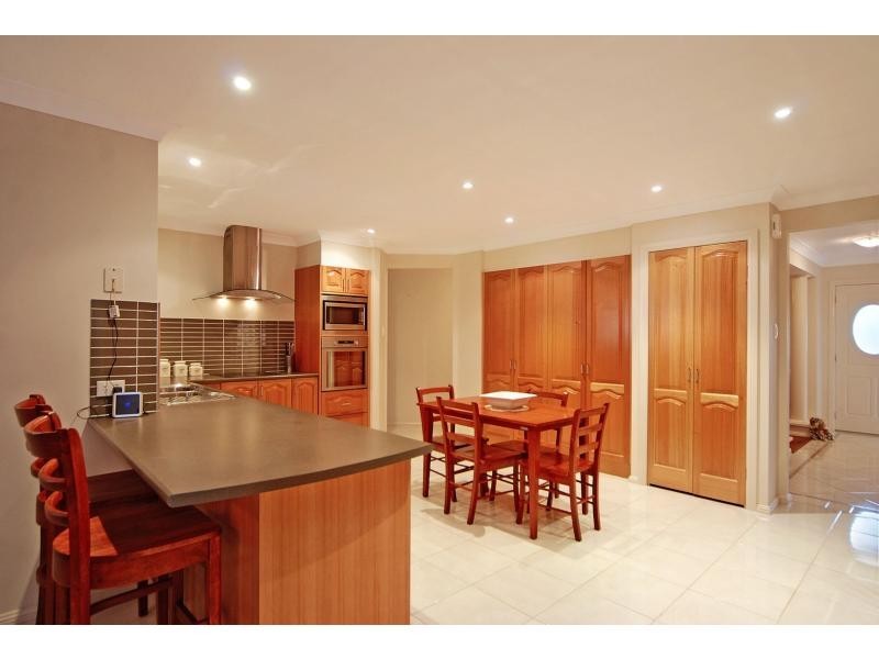 16 Lacebark Grove, Worrigee NSW 2540