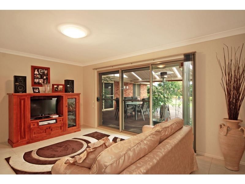 16 Lacebark Grove, Worrigee NSW 2540