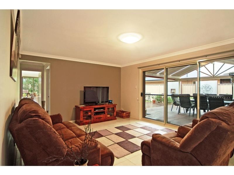 16 Lacebark Grove, Worrigee NSW 2540