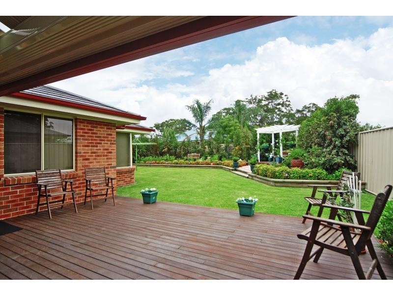 16 Lacebark Grove, Worrigee NSW 2540