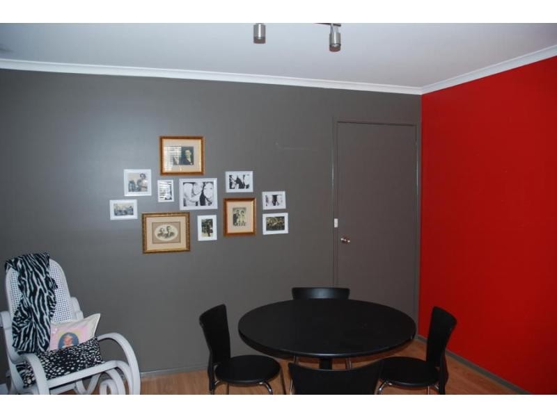 4/6 Carisbrooke Close, Bomaderry NSW 2541