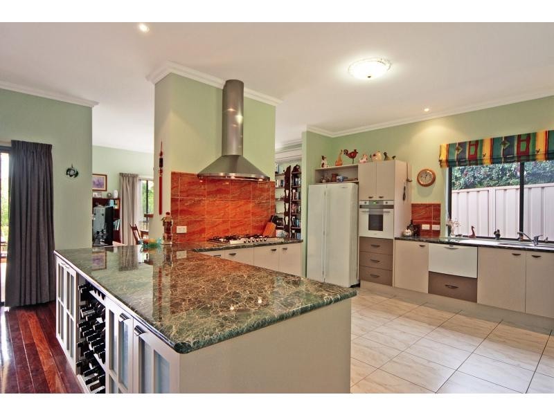 24 The Garden Walk, Worrigee NSW 2540
